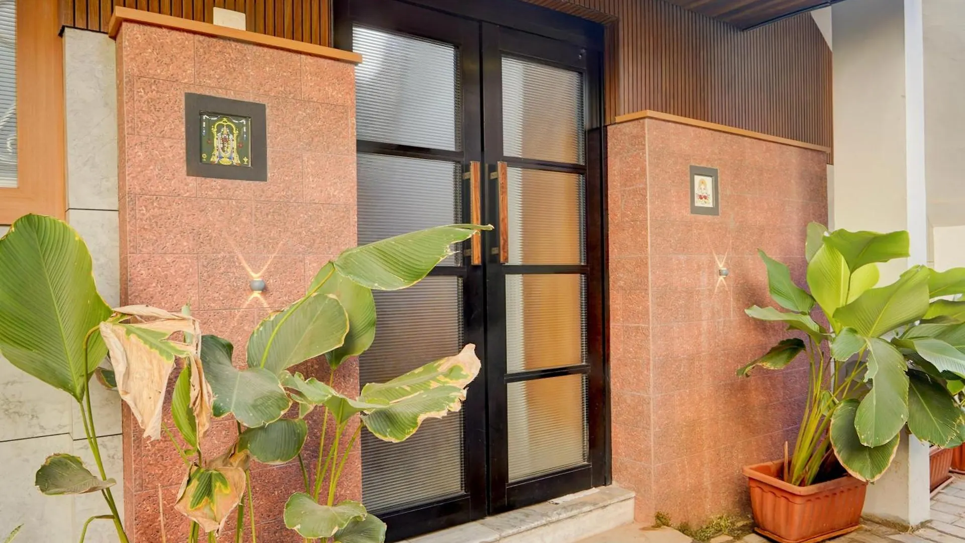 Super Collection O Market Road Ernakulam Kochi Hotel